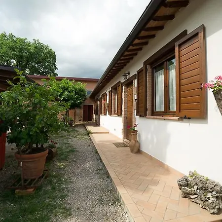 Agroturismo Consalvi Valentina *